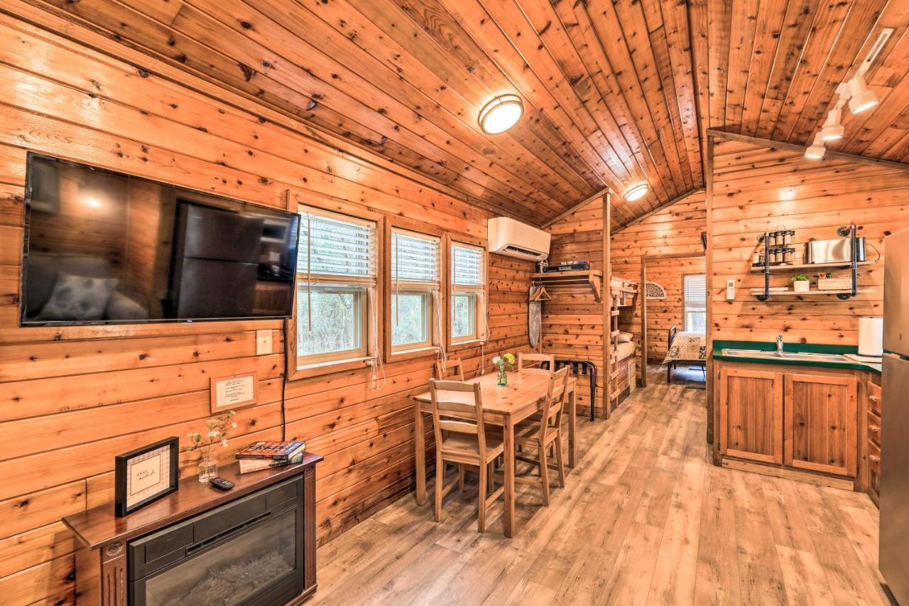 Charming New Bern Log Cabin - Pets Welcome! Екстер'єр фото