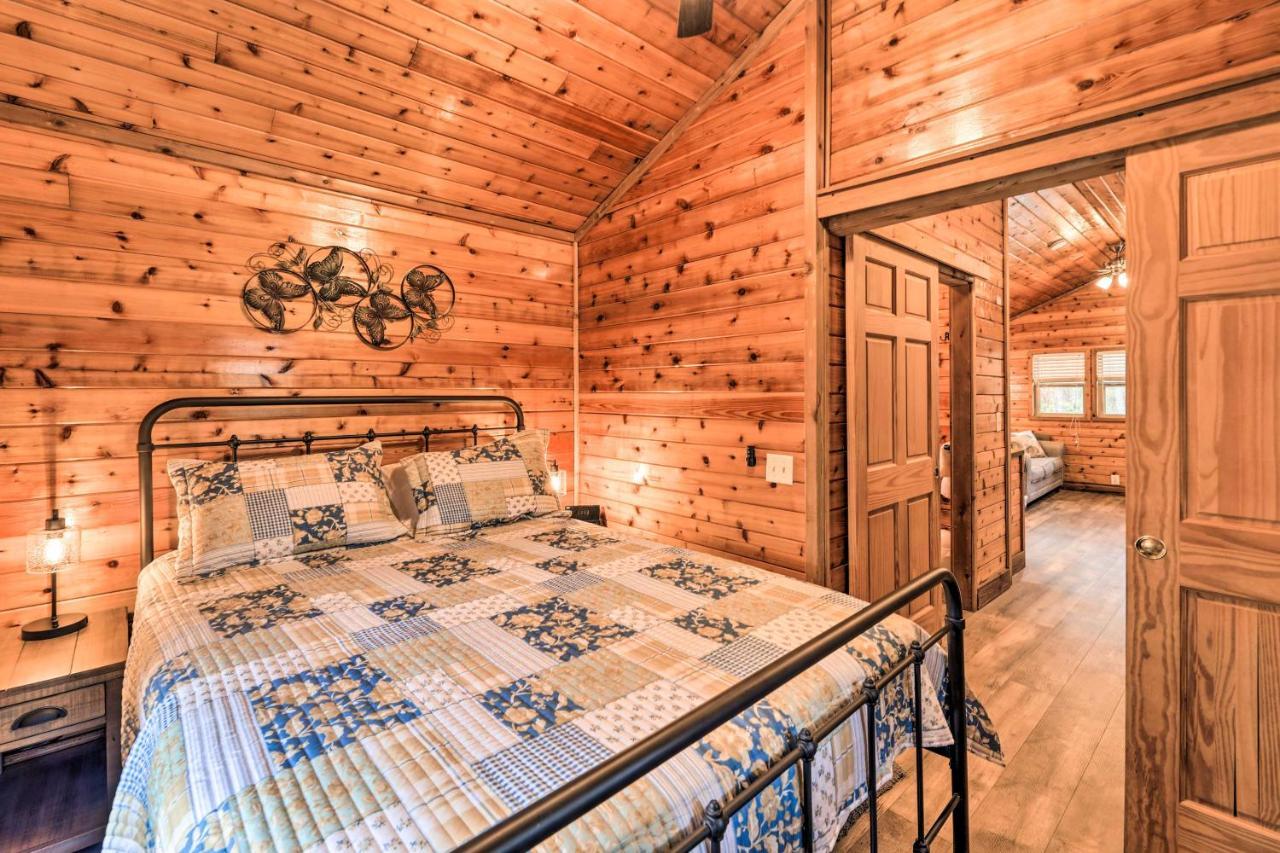 Charming New Bern Log Cabin - Pets Welcome! Екстер'єр фото