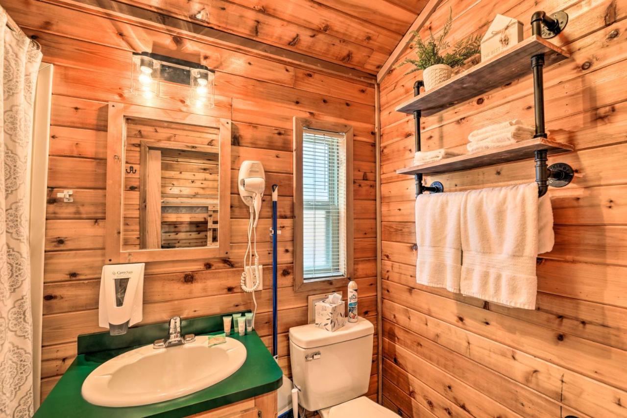 Charming New Bern Log Cabin - Pets Welcome! Екстер'єр фото